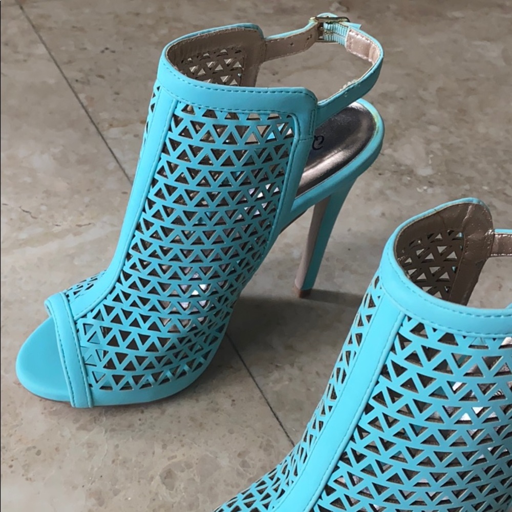 Mint Heels - Picture 3 of 13